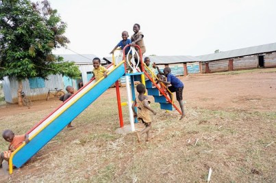 Climber with village kids 4